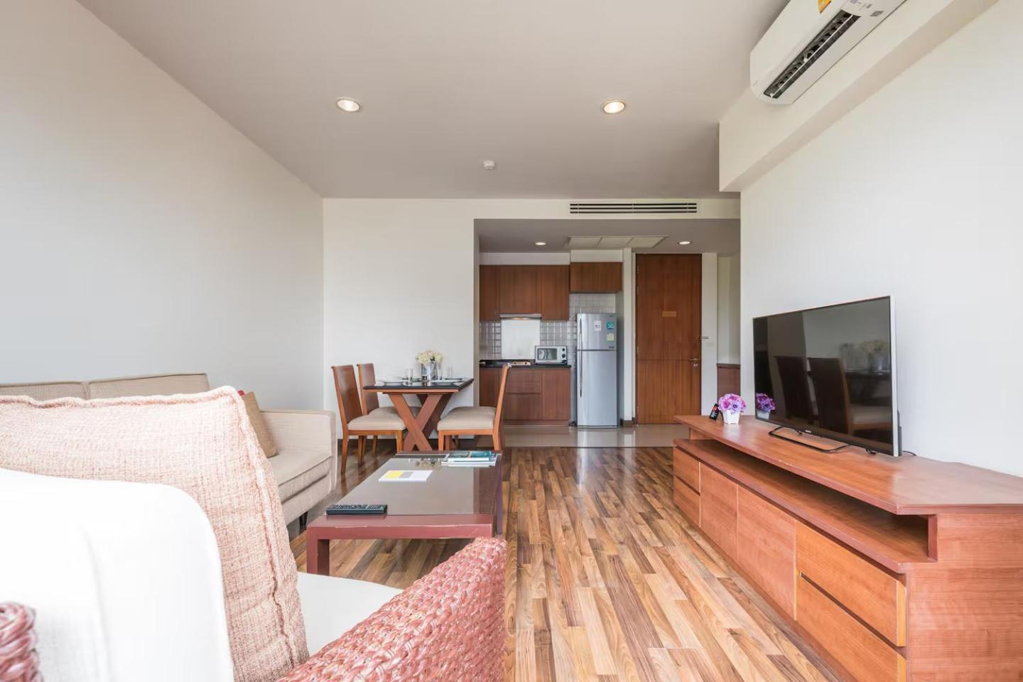 Bangkok Patio Bts Sanam Pao Aparthotel Exterior photo